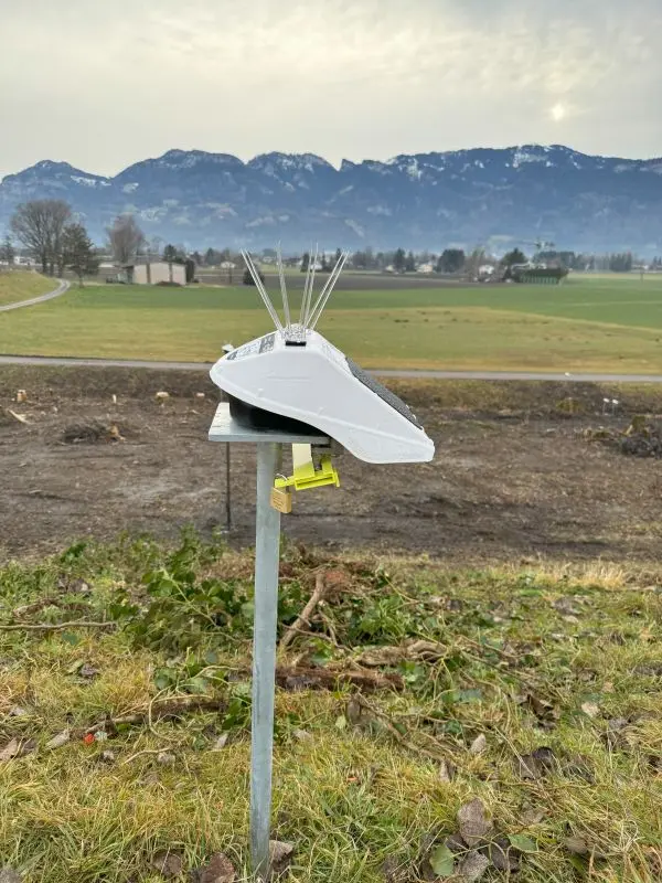 AC-106 Locator One security sleeve (without padlock).webp