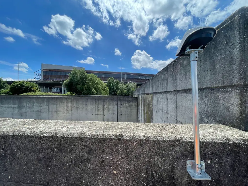 AC-110 Mounting bracket vertical- horizontal (2).webp