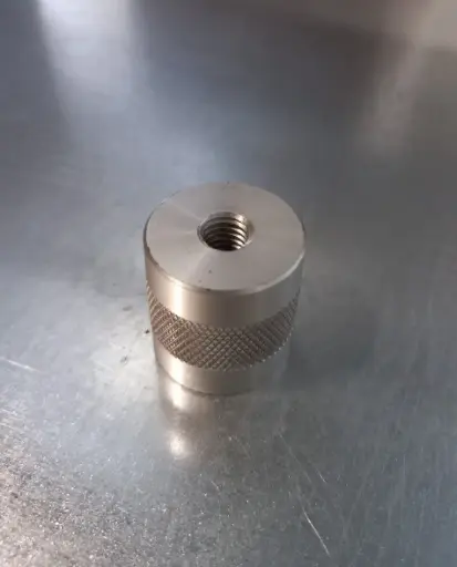 AC-117 8 mm to 5/8" adaptor for mounting plate